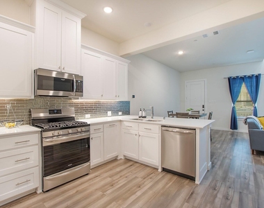 6429 Northern Dancer Drive - Photo Thumbnail 10