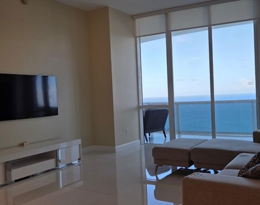 15811 Collins Avenue - Photo Thumbnail 2