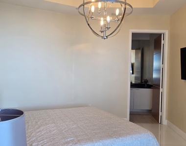 15811 Collins Avenue - Photo Thumbnail 1