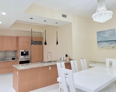 15811 Collins Avenue - Photo Thumbnail 10