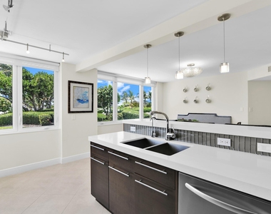 550 S Ocean Boulevard - Photo Thumbnail 13
