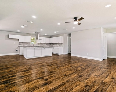 3504 Westfield Avenue - Photo Thumbnail 1