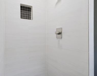 3504 Westfield Avenue - Photo Thumbnail 6