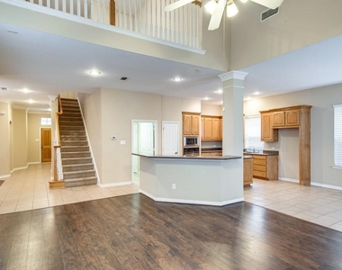 613 Caribou Way - Photo Thumbnail 12