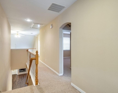 613 Caribou Way - Photo Thumbnail 19