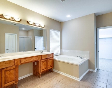 613 Caribou Way - Photo Thumbnail 28