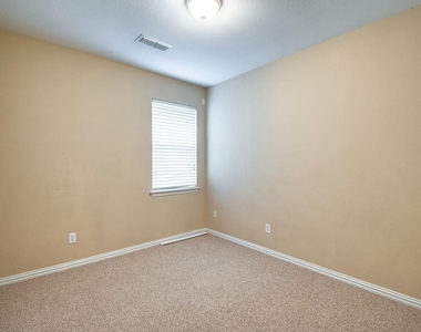 613 Caribou Way - Photo Thumbnail 25