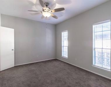 6011 E University Boulevard - Photo Thumbnail 11