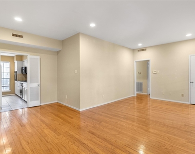 6011 E University Boulevard - Photo Thumbnail 7