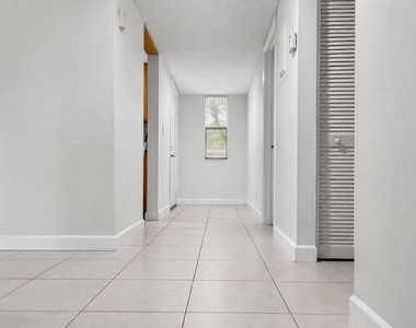 9816 Nw 36th Street - Photo Thumbnail 2
