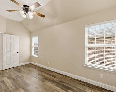 3167 Izabella Court - Photo Thumbnail 28