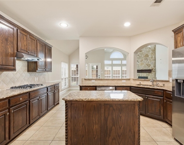 3167 Izabella Court - Photo Thumbnail 8