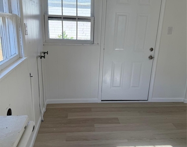 1217 W Walker Street - Photo Thumbnail 16