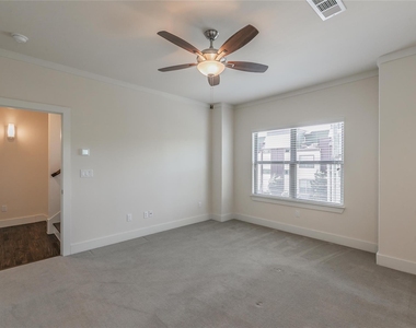 5901 Ross Avenue - Photo Thumbnail 17