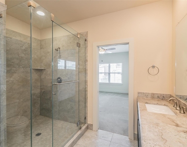 5901 Ross Avenue - Photo Thumbnail 15
