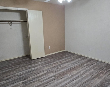 1912 Chapman Drive - Photo Thumbnail 29