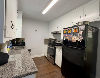 411 Mill Street - Photo Thumbnail 8
