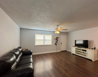 411 Mill Street - Photo Thumbnail 5