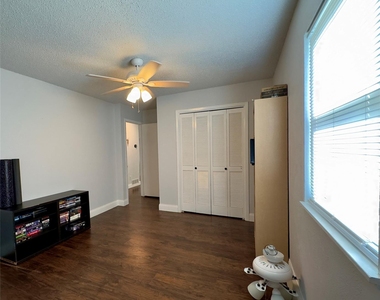 411 Mill Street - Photo Thumbnail 15