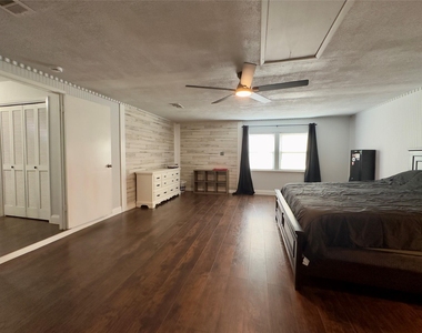 411 Mill Street - Photo Thumbnail 10