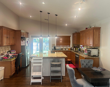405 Ne 12th Avenue - Photo Thumbnail 2