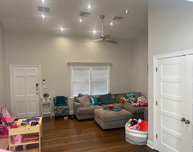 405 Ne 12th Avenue - Photo Thumbnail 8