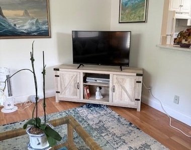 699 Saxony O Way - Photo Thumbnail 3