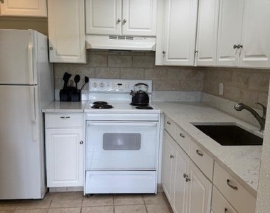 699 Saxony O Way - Photo Thumbnail 6