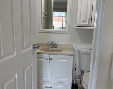 699 Saxony O Way - Photo Thumbnail 11