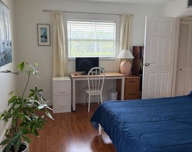 699 Saxony O Way - Photo Thumbnail 13