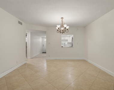 681 S Hollybrook Drive - Photo Thumbnail 9