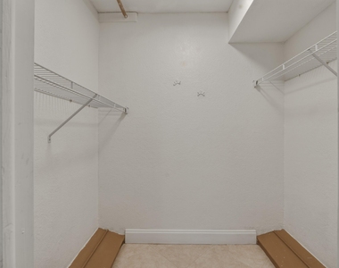 681 S Hollybrook Drive - Photo Thumbnail 15