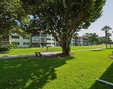 681 S Hollybrook Drive - Photo Thumbnail 16