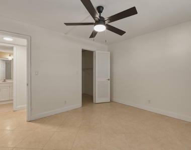 681 S Hollybrook Drive - Photo Thumbnail 3