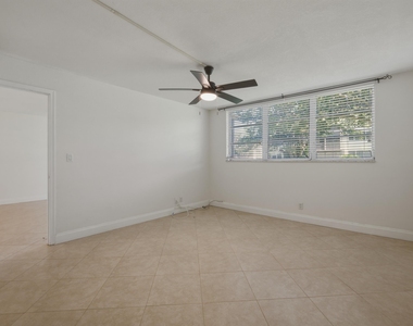 681 S Hollybrook Drive - Photo Thumbnail 5