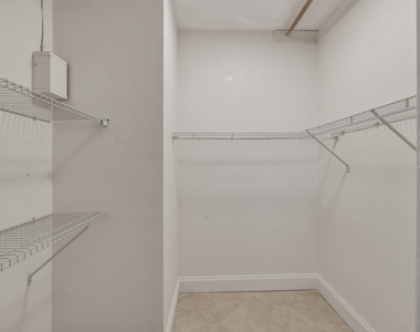 681 S Hollybrook Drive - Photo Thumbnail 13
