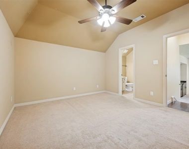 4046 E Hill Drive - Photo Thumbnail 20