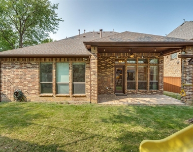 4046 E Hill Drive - Photo Thumbnail 24