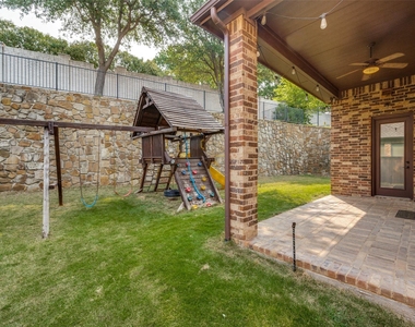 4046 E Hill Drive - Photo Thumbnail 23