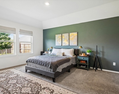 936 Glover Drive - Photo Thumbnail 12