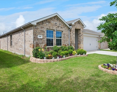 936 Glover Drive - Photo Thumbnail 1