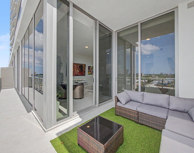 220 Lake Shore Drive - Photo Thumbnail 35