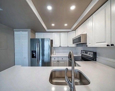 708 Executive Center Drive - Photo Thumbnail 2