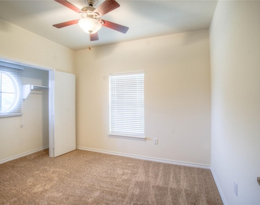 1064 Colonial Drive - Photo Thumbnail 13