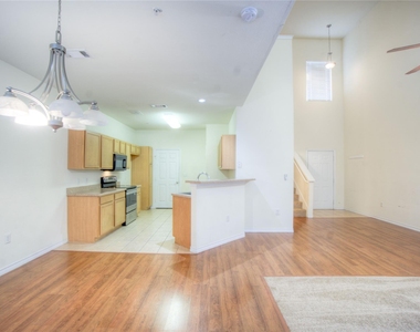 1064 Colonial Drive - Photo Thumbnail 6