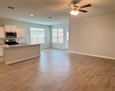 4300 Cornelia Street - Photo Thumbnail 3