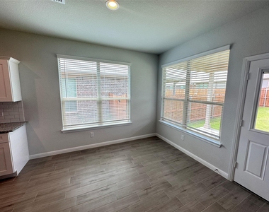 4300 Cornelia Street - Photo Thumbnail 11