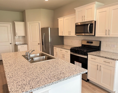 4300 Cornelia Street - Photo Thumbnail 8