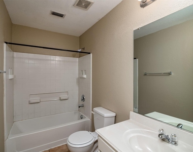 5140 Meandering Creek Court - Photo Thumbnail 15