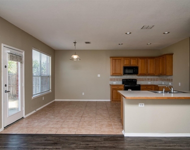 5140 Meandering Creek Court - Photo Thumbnail 7
